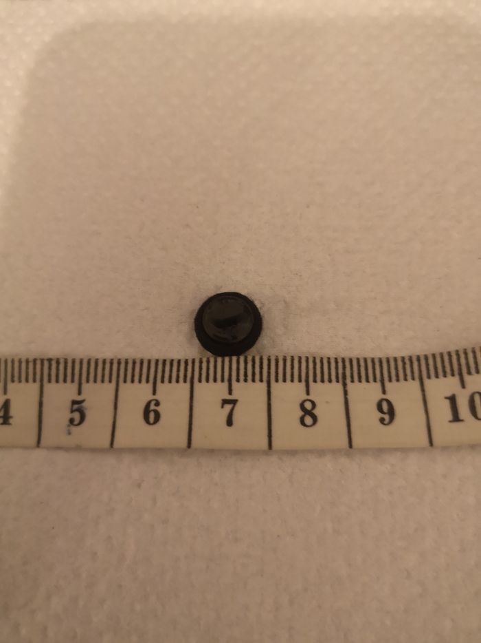 Cinq boutons noirs. Très bon état - photo numéro 3