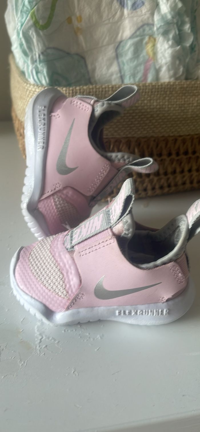 Chaussure bébé - photo numéro 2