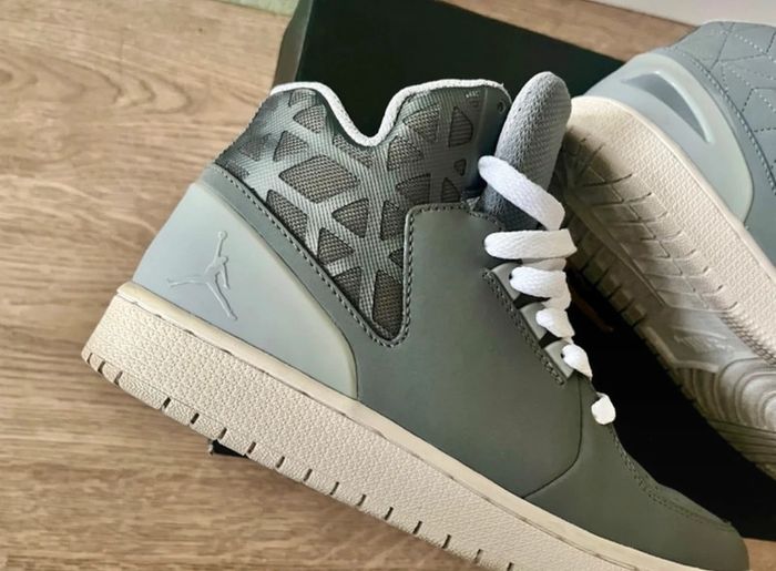 Air Jordan 1 Flight 3 BG Montante Grise - photo numéro 14