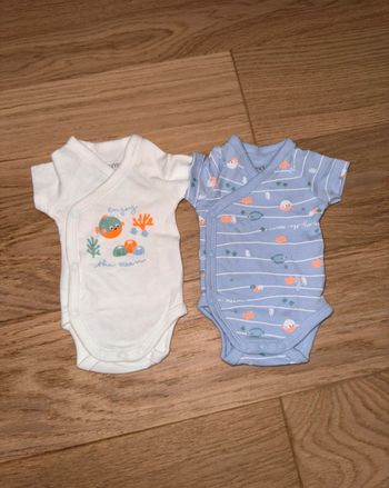 Vend bodies taille 0 Mois neuf