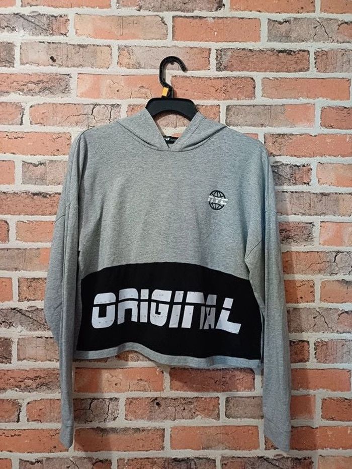 pull a capuche fille taille M