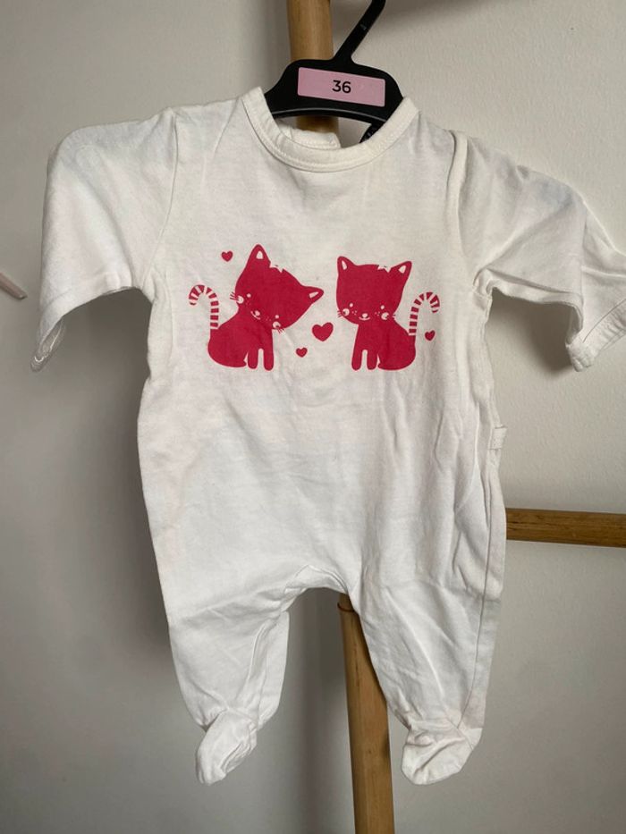 Pyjama 1 mois. Très bon état