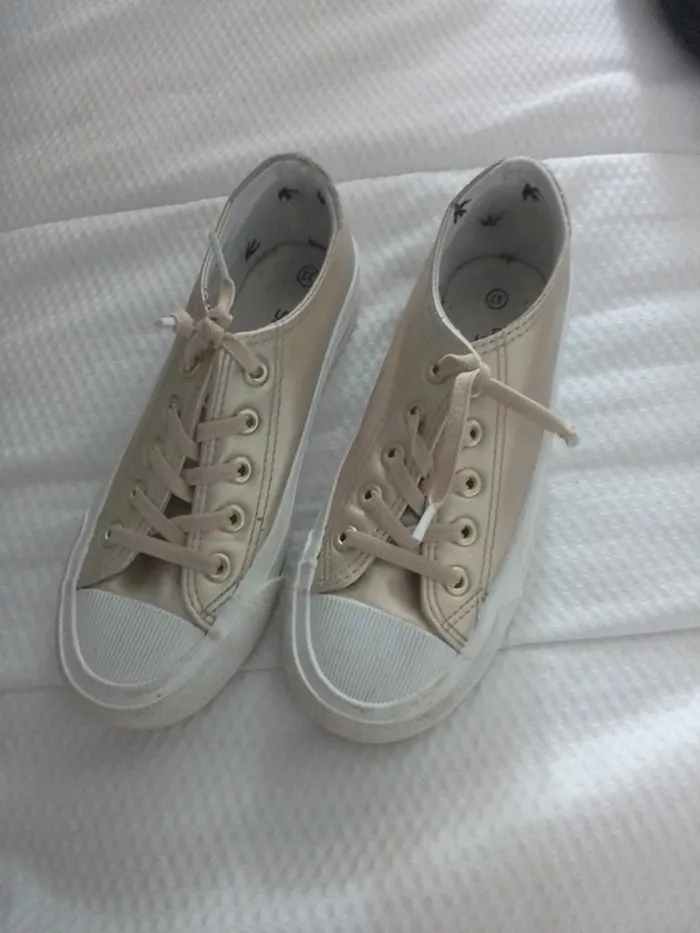 Chaussure doré fille
