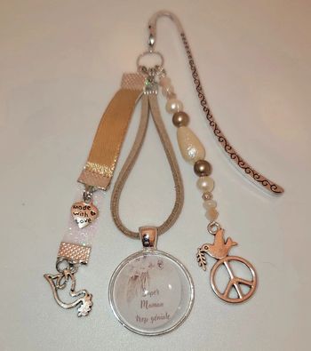Cadeau maman, bijoux de sac ou marque page " maman trop géniale "