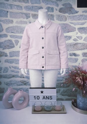 Très jolie veste en jeans rose poudré Neuve Jamais porté Fille taille 10 ans marque Gémo 🦜