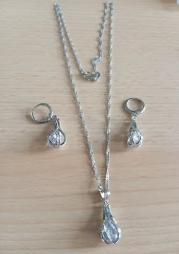 Parure en argent 925 collier et boucles d'oreilles goutte d'eau