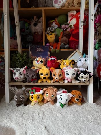 Peluche collection naïf Disney Disneyland