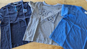 Lot de 3 tee-shirts tons bleu et gris en 10 ans