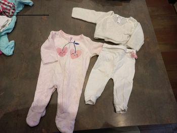 Lot de vêtements fille 1 mois