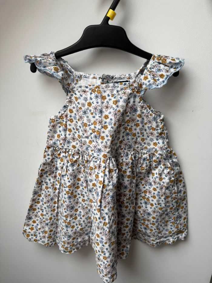Robe fleurs 9 mois - photo numéro 2