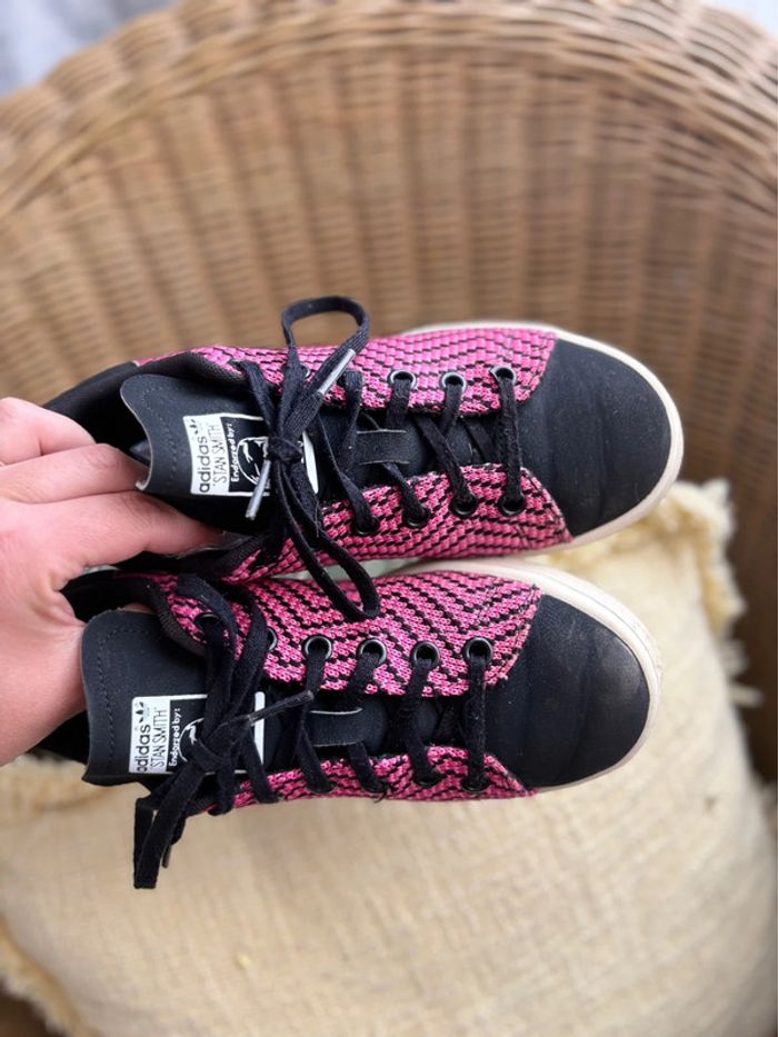 Stan Smith adidas - noir/rose - basket pointure 36 - en très bon état - photo numéro 5