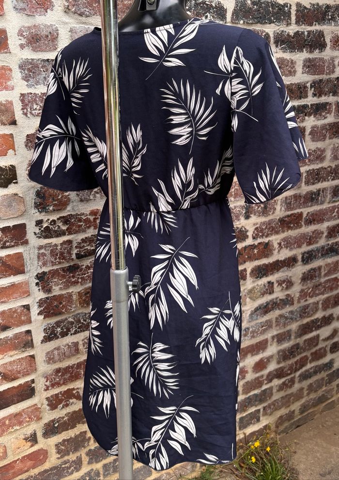 🌿Robe cache-cœur à motif feuilles Taille 34 – Shein - photo numéro 5