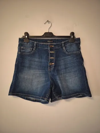 Short Follow me