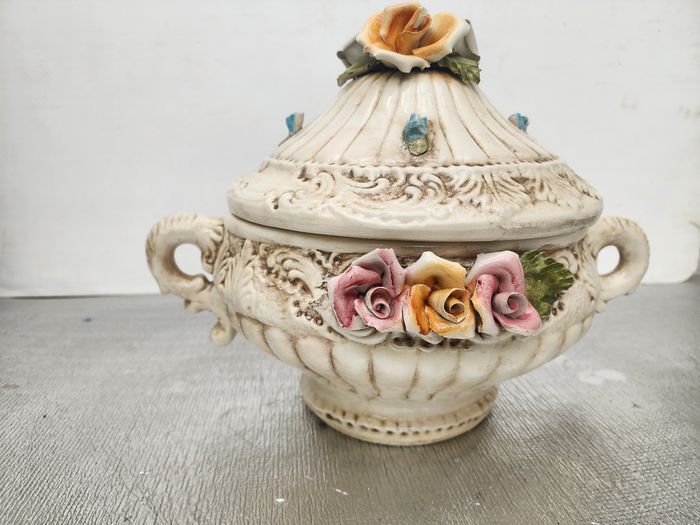 Vends  porcelaine    et soupière - photo numéro 10