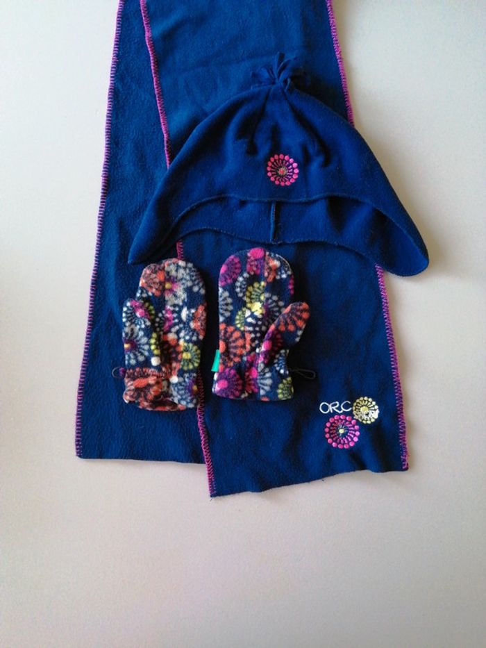 Ensemble châle bonnet moufles polaire
