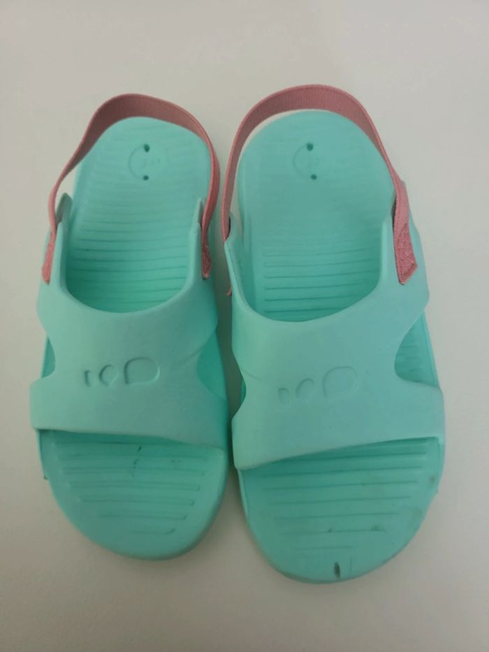 Claquettes plage/piscine fille 27/28 Nabaiji peu portées