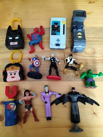 Lot n°5 figurines supers héros Marvel