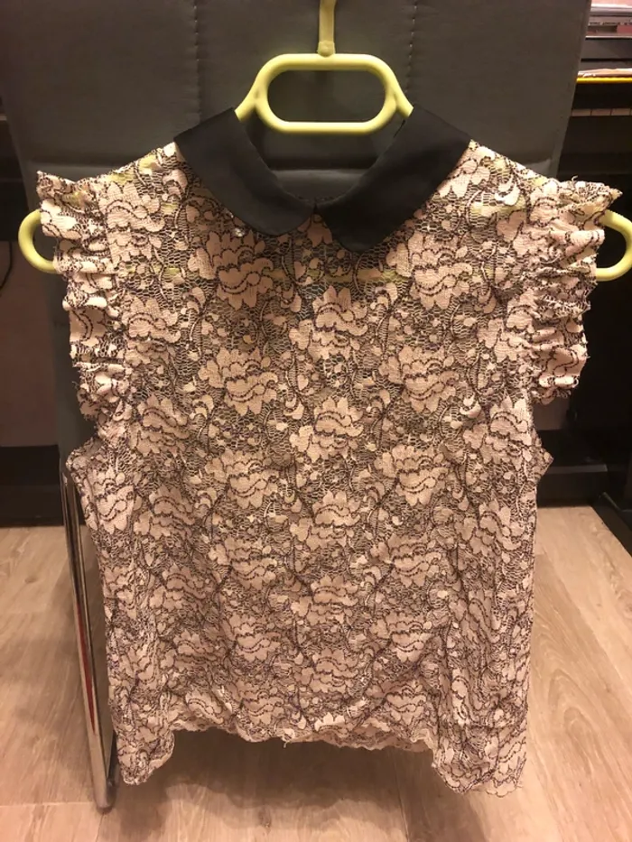 Blouse Zara,haut crème-bège effet dentelle sans manches en col contrasté - photo numéro 3