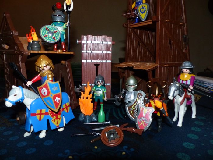 LOT PLAYMOBILS MERCENAIRES ET DECOR ETC - photo numéro 3