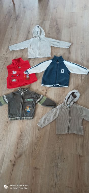 Lot de 5 gilets 2 ans