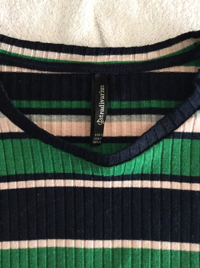 Tee shirt Stradivarius femme taille S - photo numéro 3