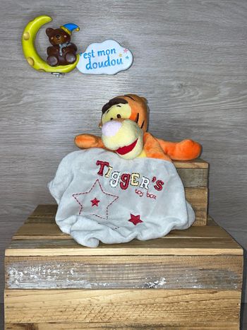 DY06 doudou tigrou 🐯 Disney