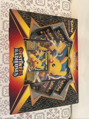 Coffret Pikachu Destinée Radieuses
