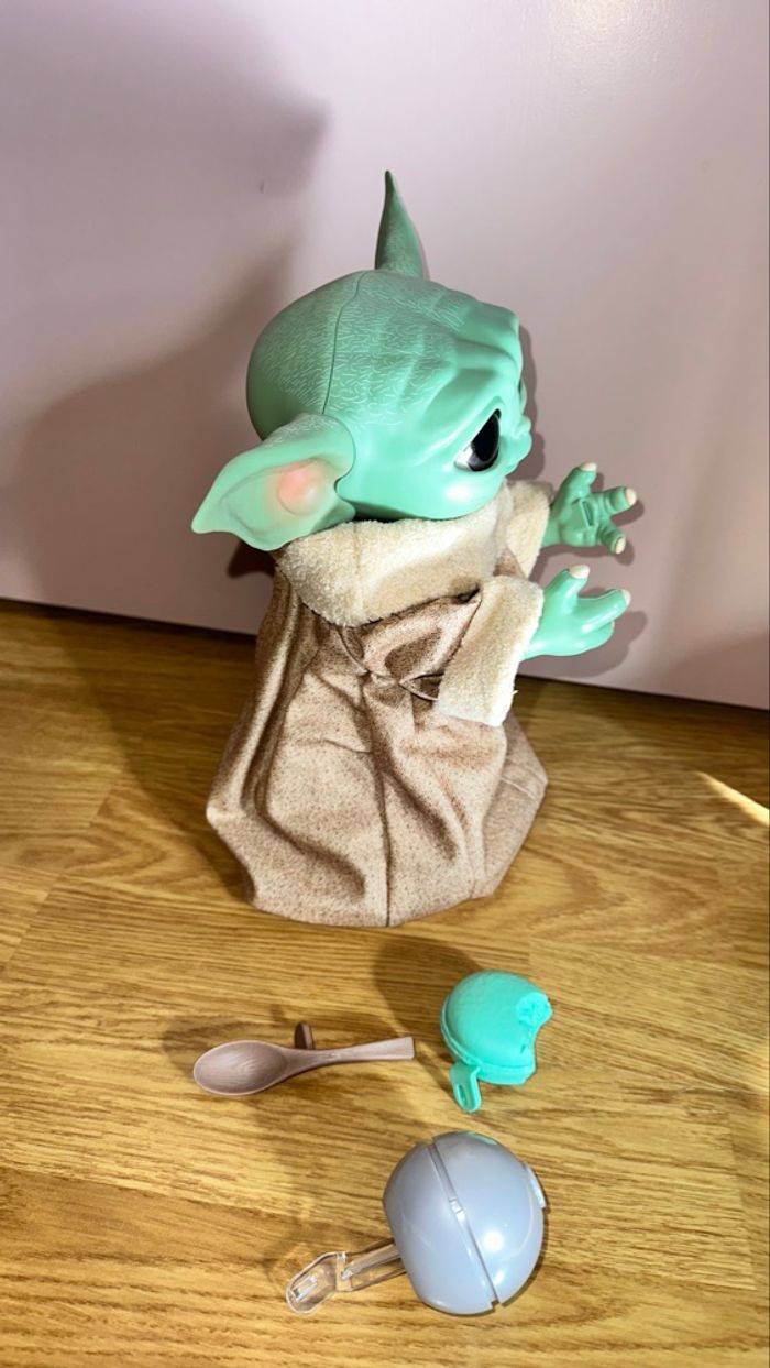 Jouet interactif Baby Yoda - neuf avec ses accessoires - Star Wars - photo numéro 5