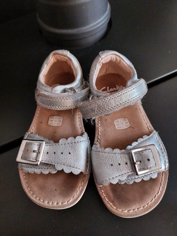 Sandales argentées Clarks Taille 22 - photo numéro 6