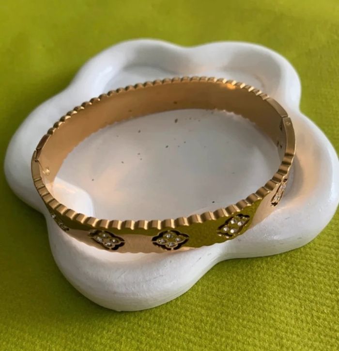 Bracelet jonc trèfle à quatre feuilles en acier inoxydable doré - photo numéro 4