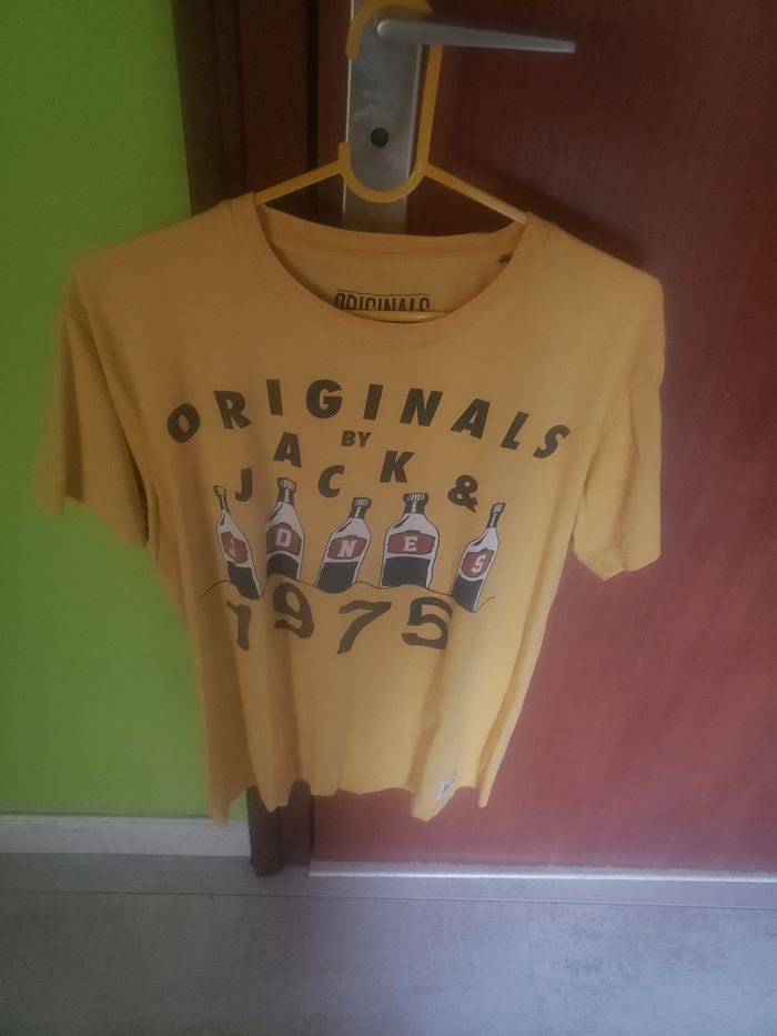 Tee shirt  taille  M jack et jones