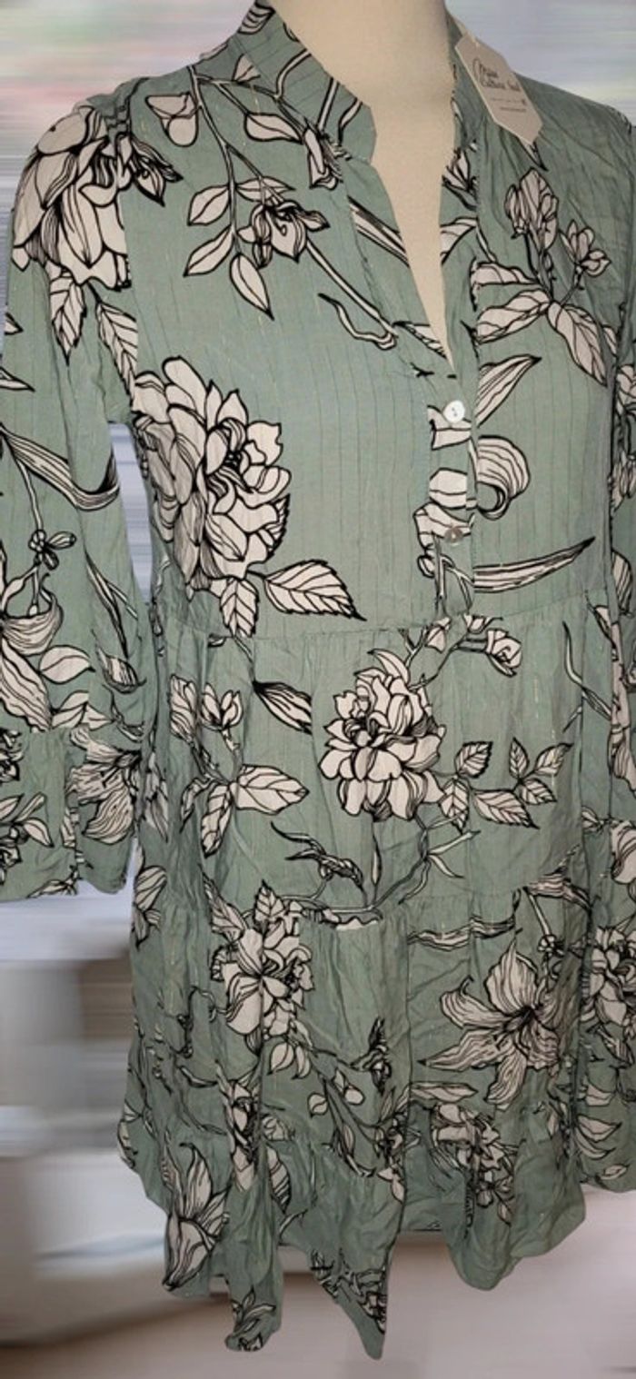 Robe neuve verte à motifs floraux - Tendance et élégante ! - photo numéro 2