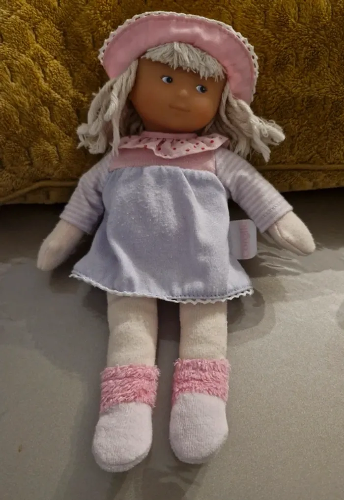 Poupée peluche corolle 2008