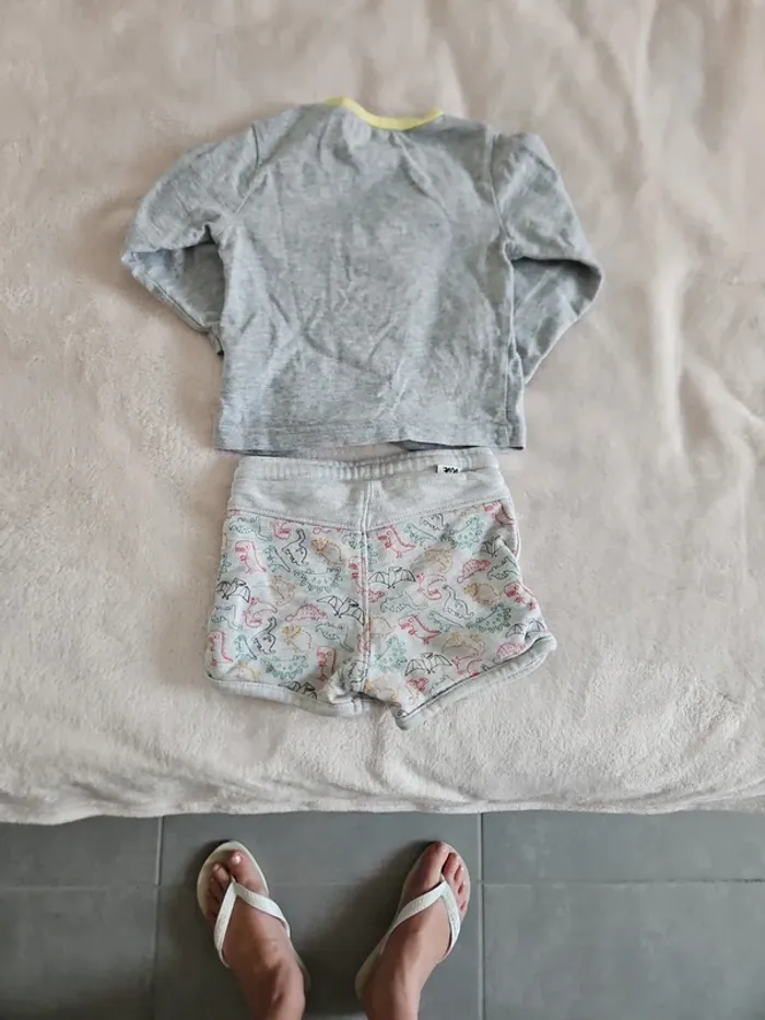 Ensemble short dinosaures Tee-shirt galaxie - photo numéro 5