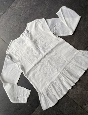 Blouse légère avec broderies 8 ans