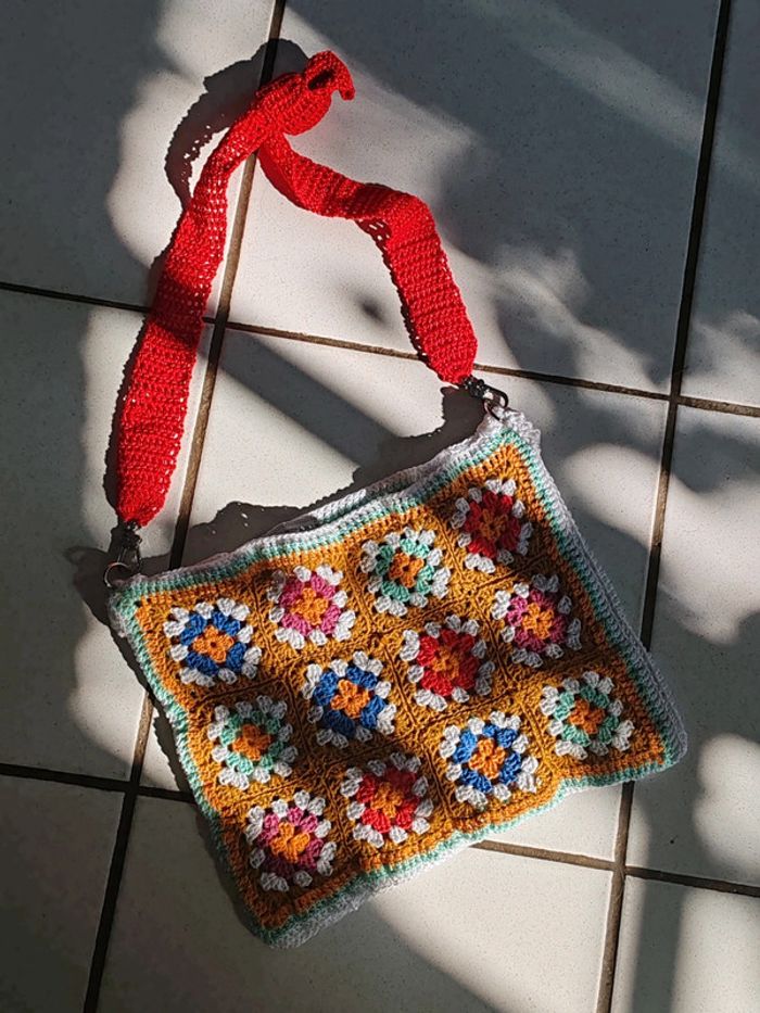 Sac besace - en crochet granny square - photo numéro 9