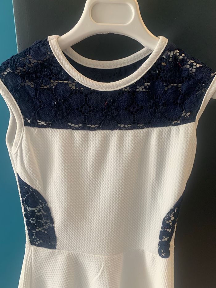 Robe blanche dentelle 6 ans - photo numéro 2