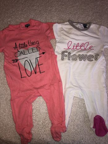 Lot de 2 pyjamas 6 mois Kiabi rose et blanc