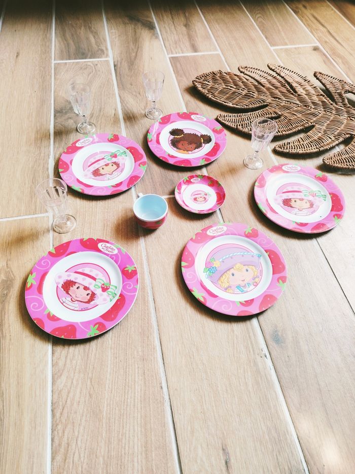 🍓Dinette vaisselle Charlotte aux fraises en melaminé
