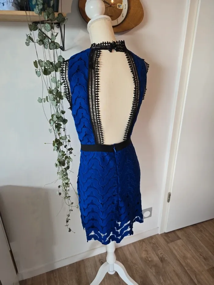 Robe dos nu - photo numéro 4
