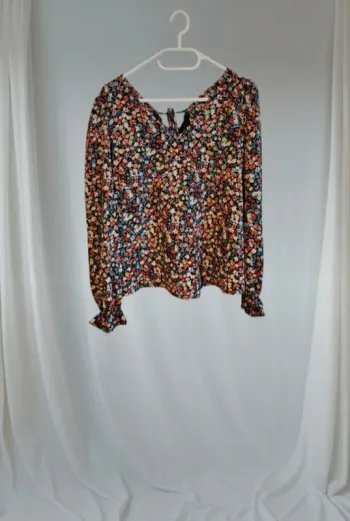 Blouse fleurie manches longues taille M
