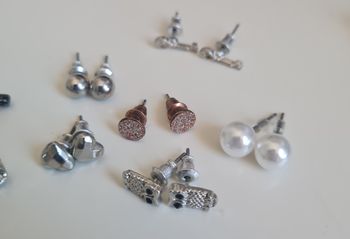 Lot de 9 paires de clous d'oreilles