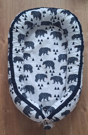 Réducteur de lit bébé