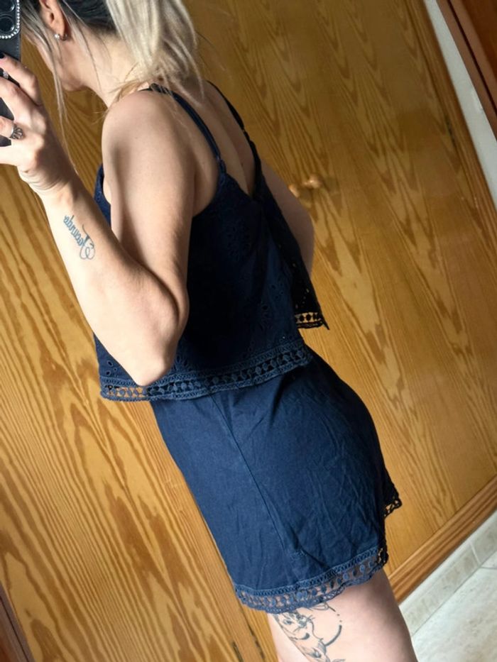 mini-short Bershka taille S. - photo numéro 2