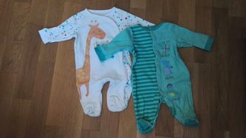 Lot pyjamas bébé