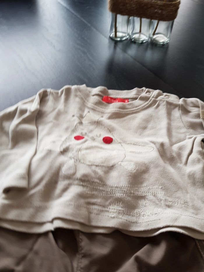 Pantalon et t-shirt - photo numéro 2