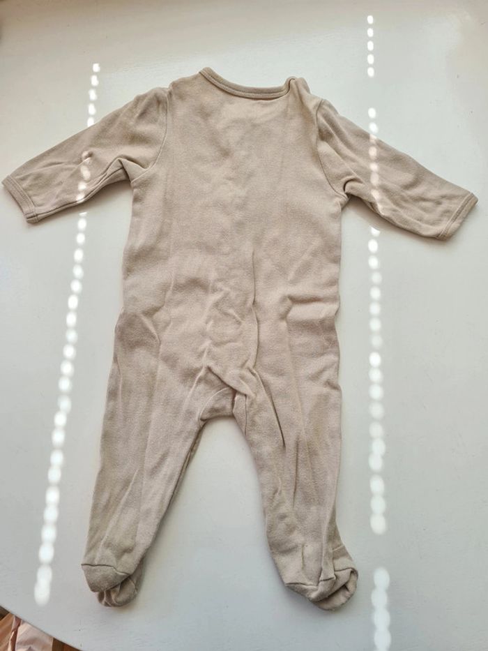 Grenouillère beige manches longues, avec pieds 3 mois, Motif "love is beautiful". mixte - photo numéro 2