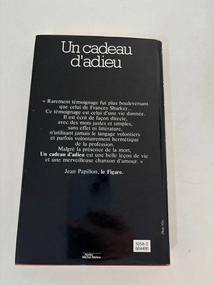 Livre un cadeau d’adieu - photo numéro 3