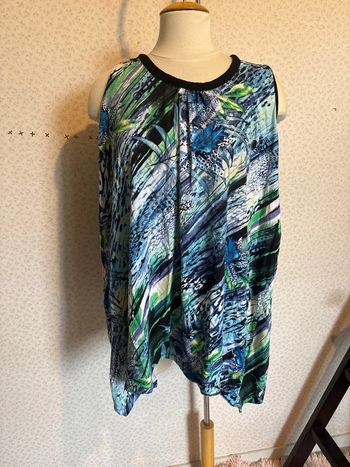 Magnifique blouse taille 54/56 marque canda