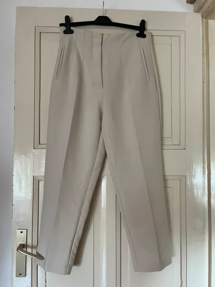 Pantalon ajusté crème Zara